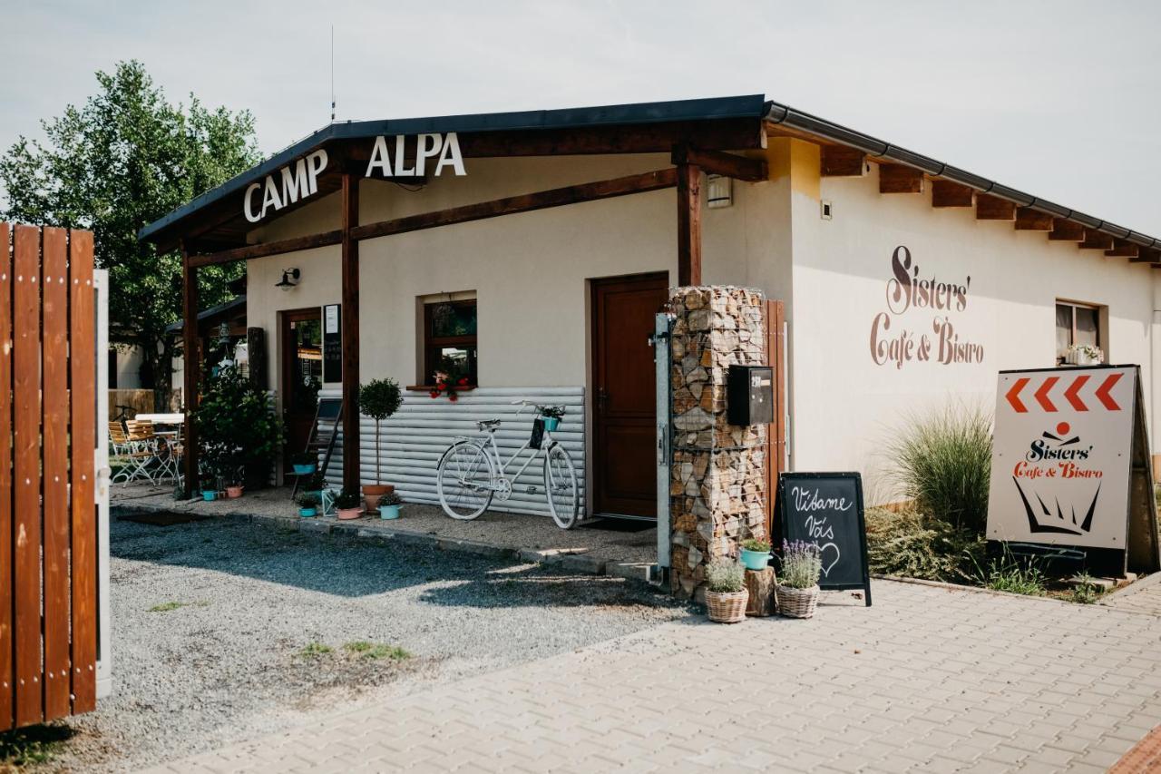 Camp Alpa Hotell Ostrovačice Exteriör bild